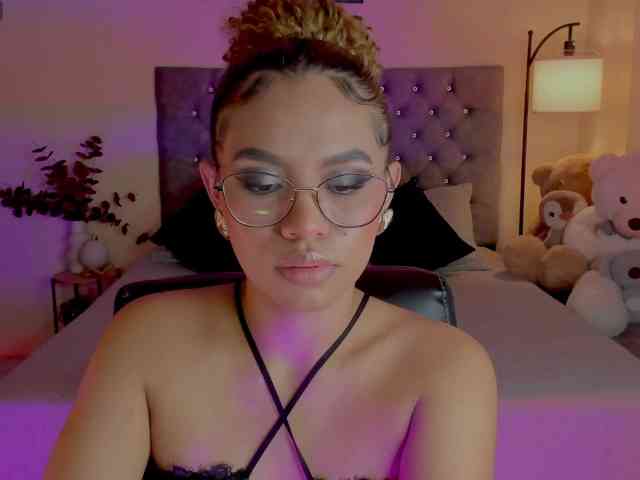 Ximena-sotto webcam
