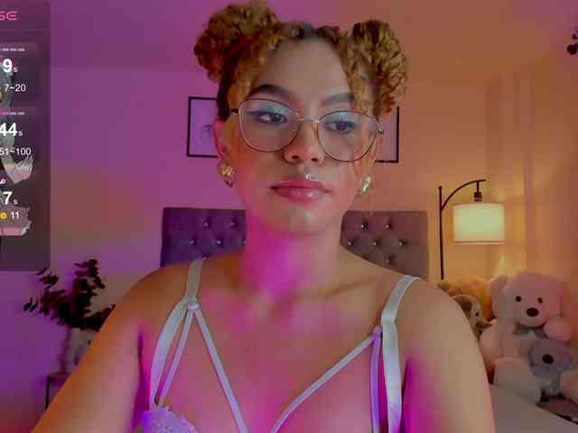 Ximena-sotto webcam