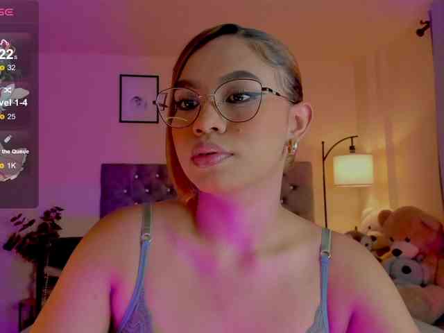 Ximena-sotto webcam