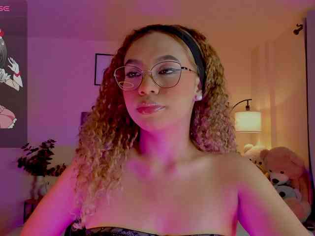 Ximena-sotto webcam