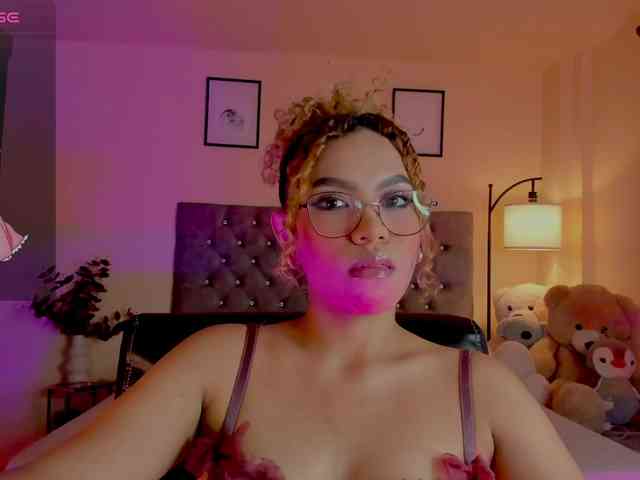 Ximena-sotto webcam