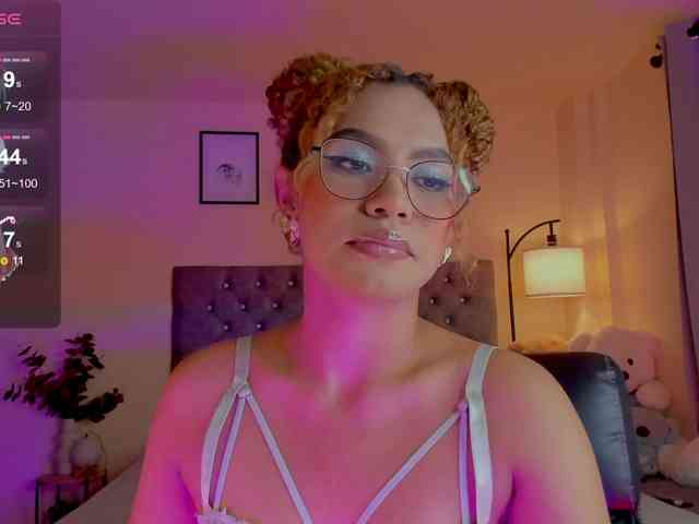 Ximena-sotto webcam