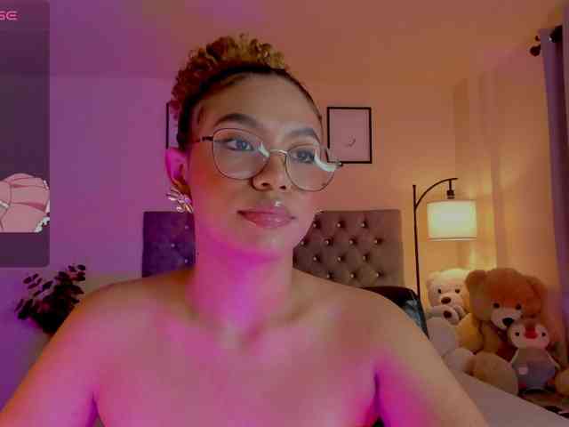 Ximena-sotto webcam