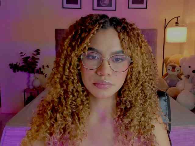 Ximena-sotto webcam