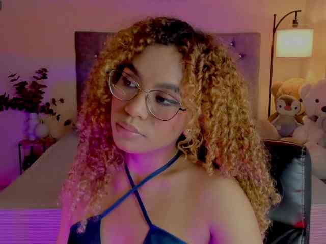 Ximena-sotto webcam