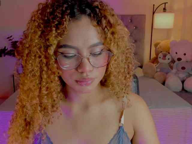 Ximena-sotto webcam