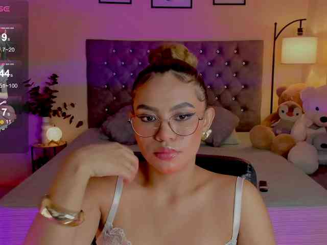 Ximena-sotto webcam