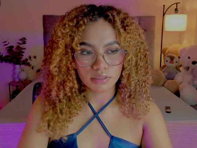 Ximena-sotto webcam