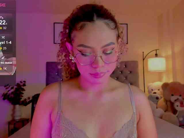 Ximena-sotto webcam