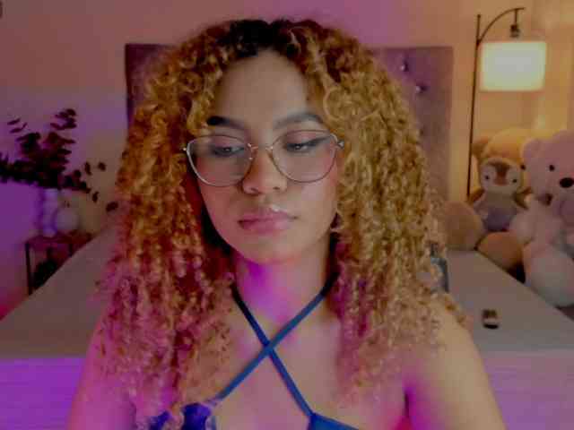 Ximena-sotto webcam