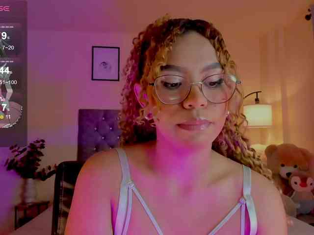 Ximena-sotto webcam