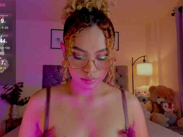 Ximena-sotto webcam