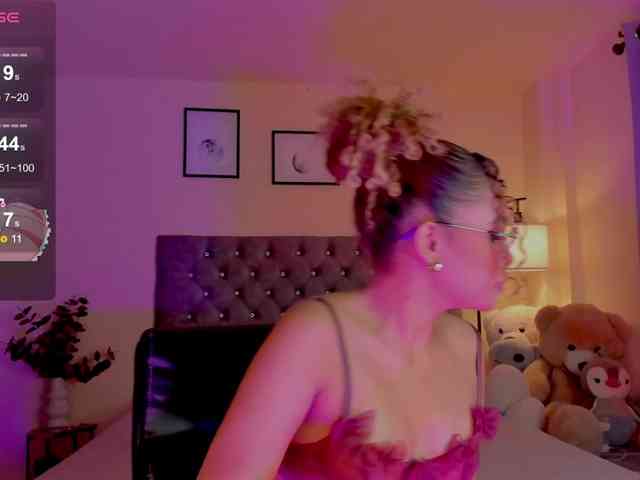 Ximena-sotto webcam