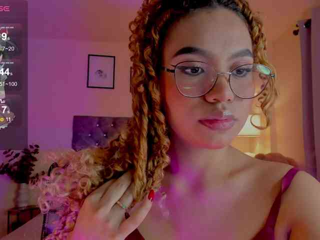 Ximena-sotto webcam
