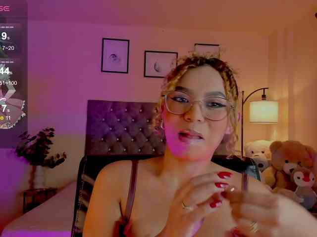 Ximena-sotto webcam