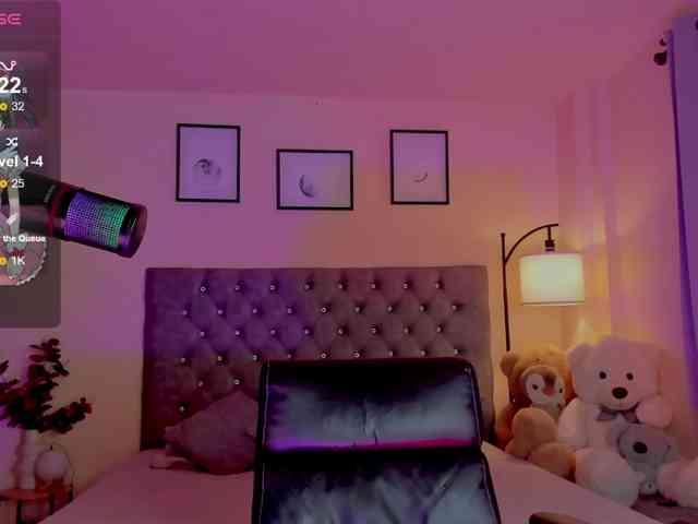 Ximena-sotto webcam