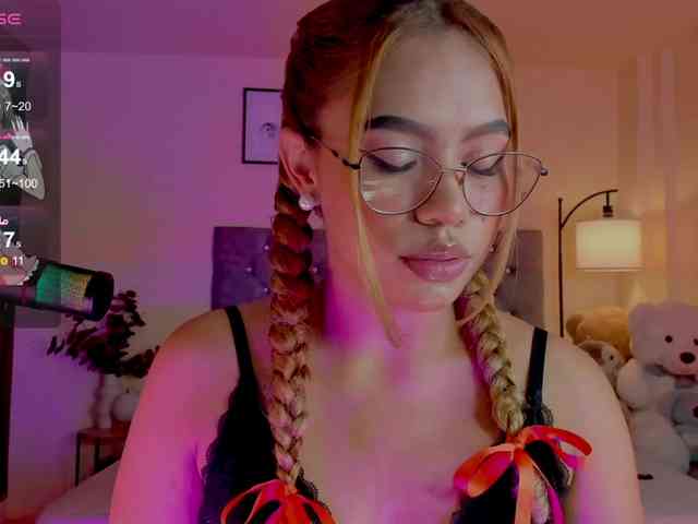 Ximena-sotto webcam