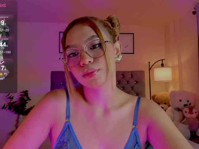 Ximena-sotto webcam