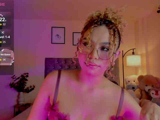 Ximena-sotto webcam