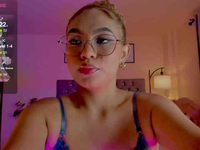 Ximena-sotto webcam