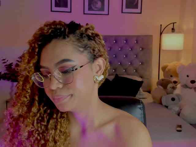 Ximena-sotto webcam