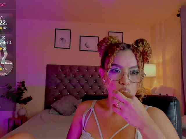 Ximena-sotto webcam