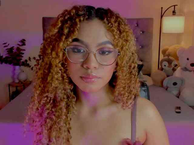 Ximena-sotto webcam