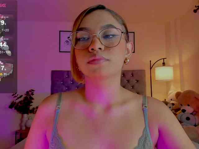 Ximena-sotto webcam