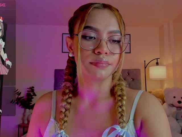 Ximena-sotto webcam