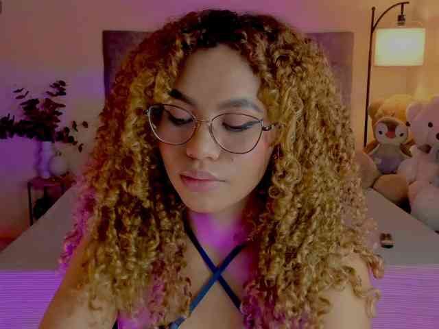 Ximena-sotto webcam