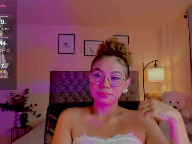 Ximena-sotto webcam
