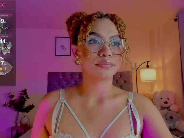 Ximena-sotto webcam