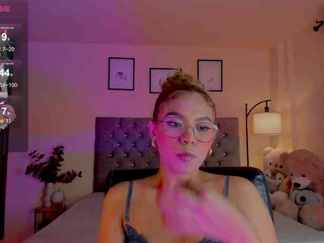 Ximena-sotto webcam