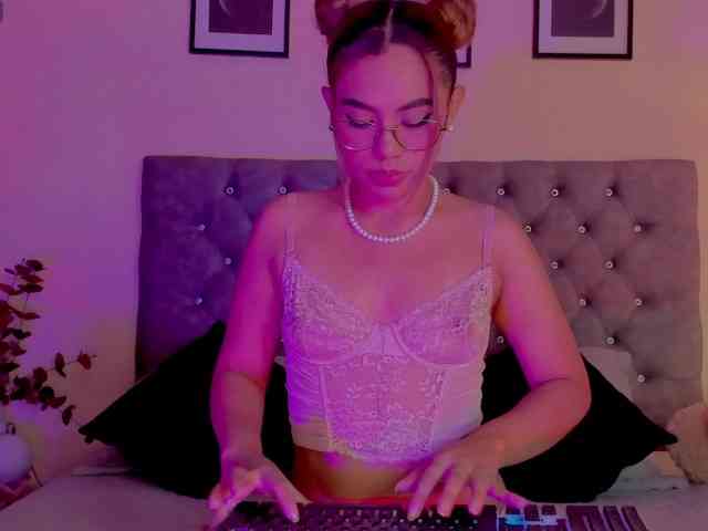 Ximena-sotto webcam