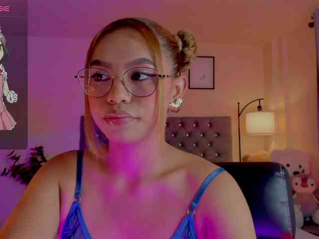 Ximena-sotto webcam