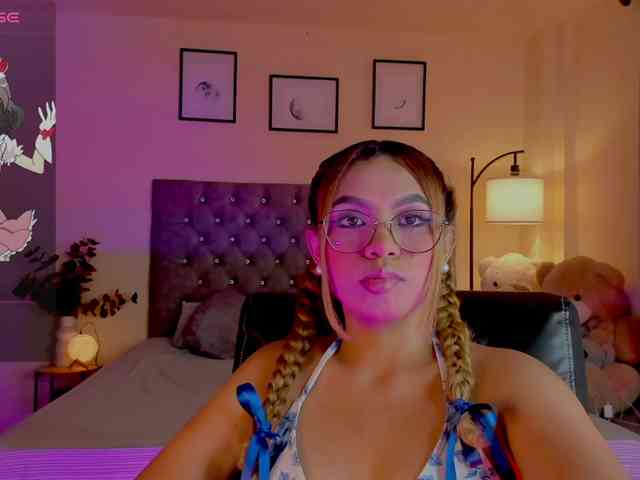 Ximena-sotto webcam