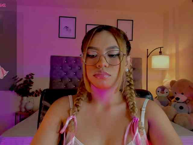 Ximena-sotto webcam