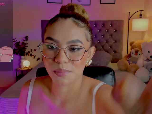 Ximena-sotto webcam