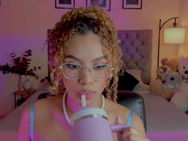 Ximena-sotto webcam
