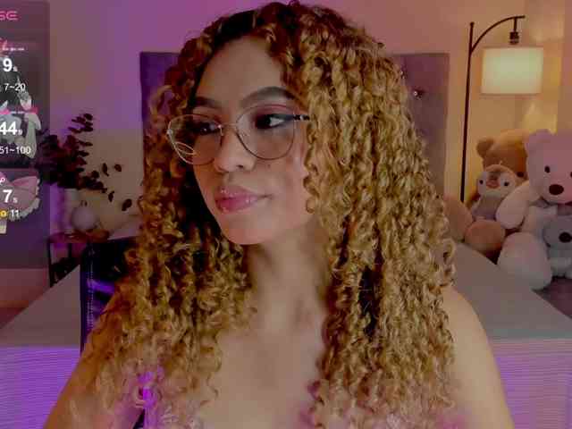 Ximena-sotto webcam