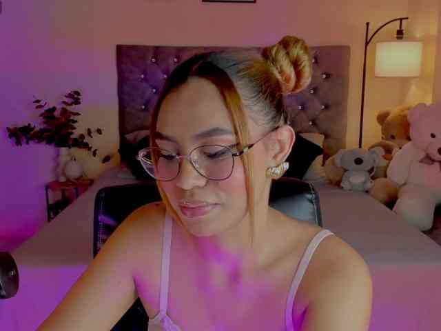 Ximena-sotto webcam