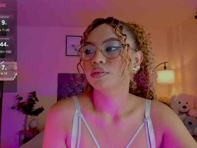 Ximena-sotto webcam
