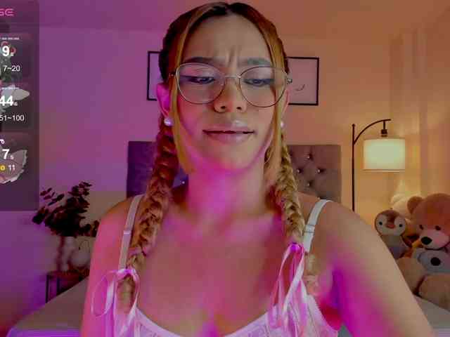 Ximena-sotto webcam