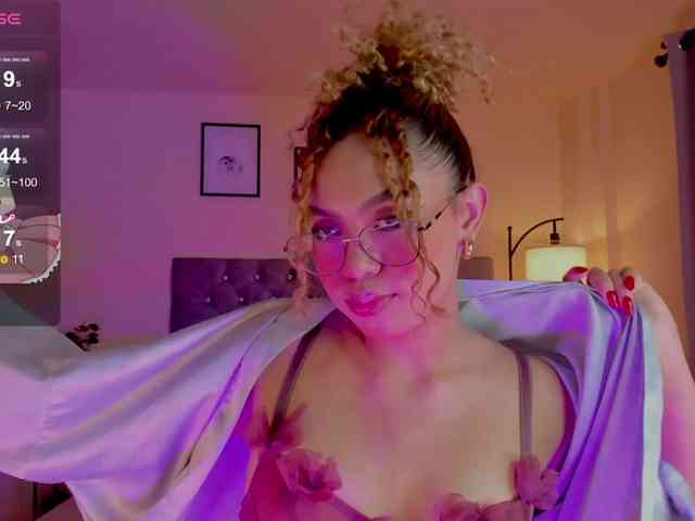Ximena-sotto webcam