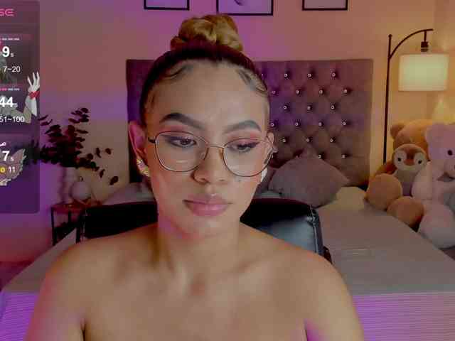 Ximena-sotto webcam