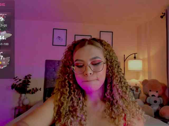 Ximena-sotto webcam