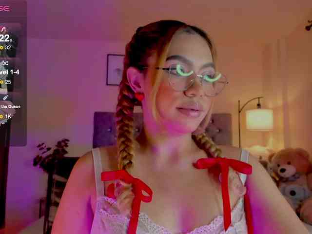Ximena-sotto webcam