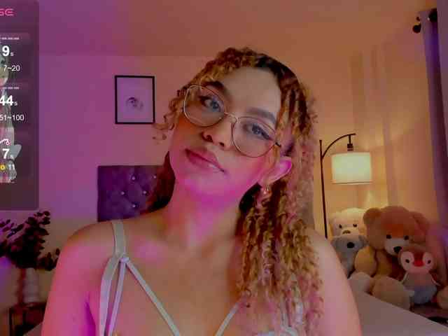 Ximena-sotto webcam