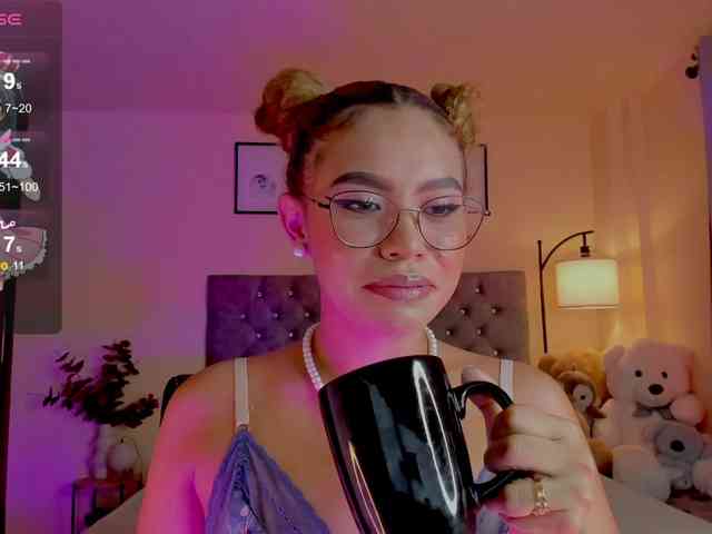 Ximena-sotto webcam