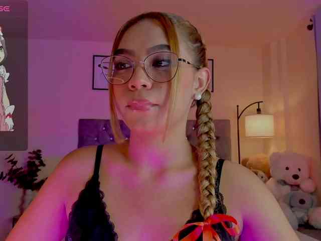 Ximena-sotto webcam